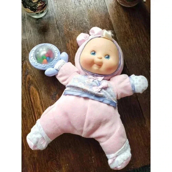 2002 FISHER PRICE MATTEL B0577 BABY PINK DOLL RATTLE soft toddler PLUSH TOY - Picture 1 of 5